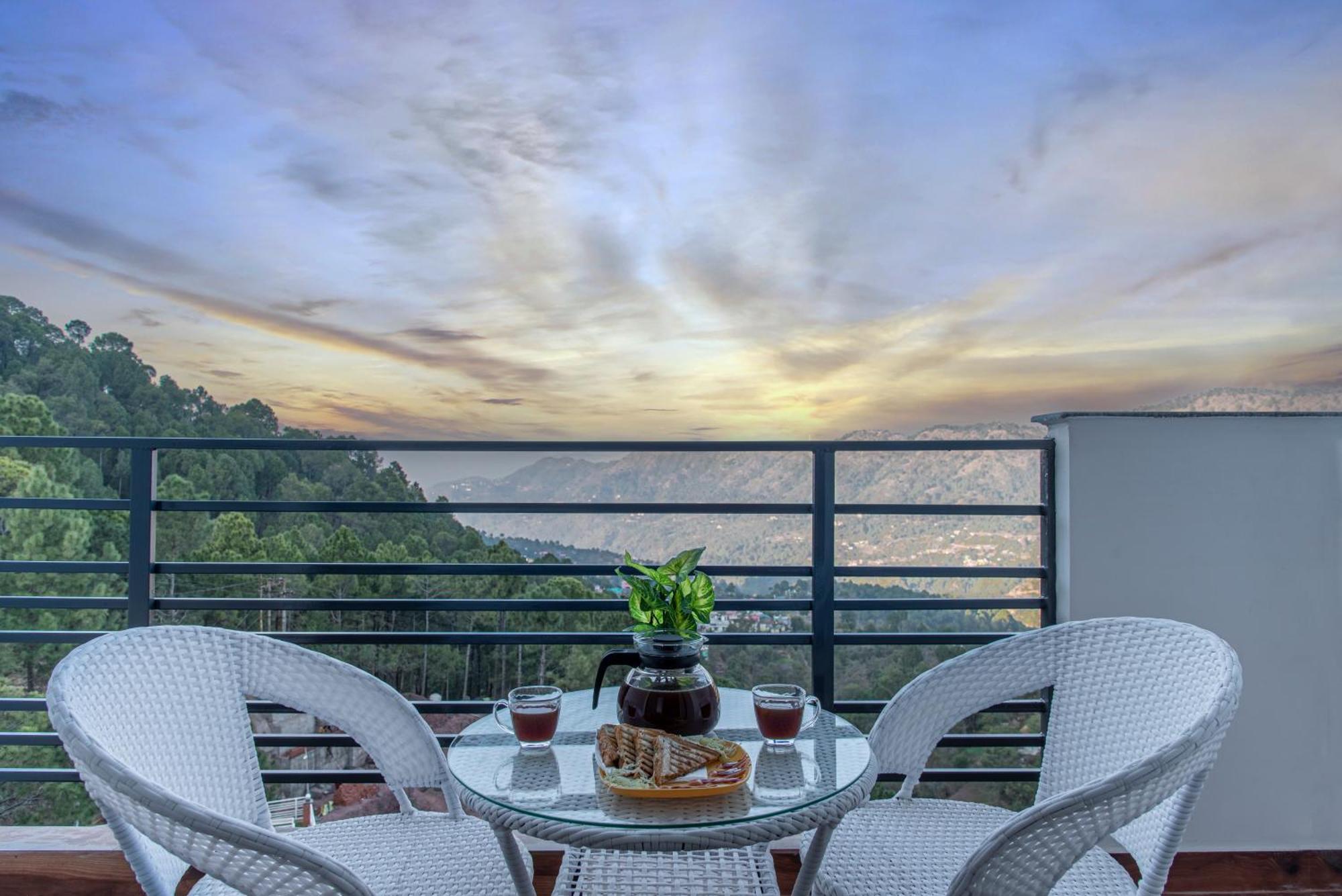 Apartamento Hillcrest Uphills Kasauli Exterior foto